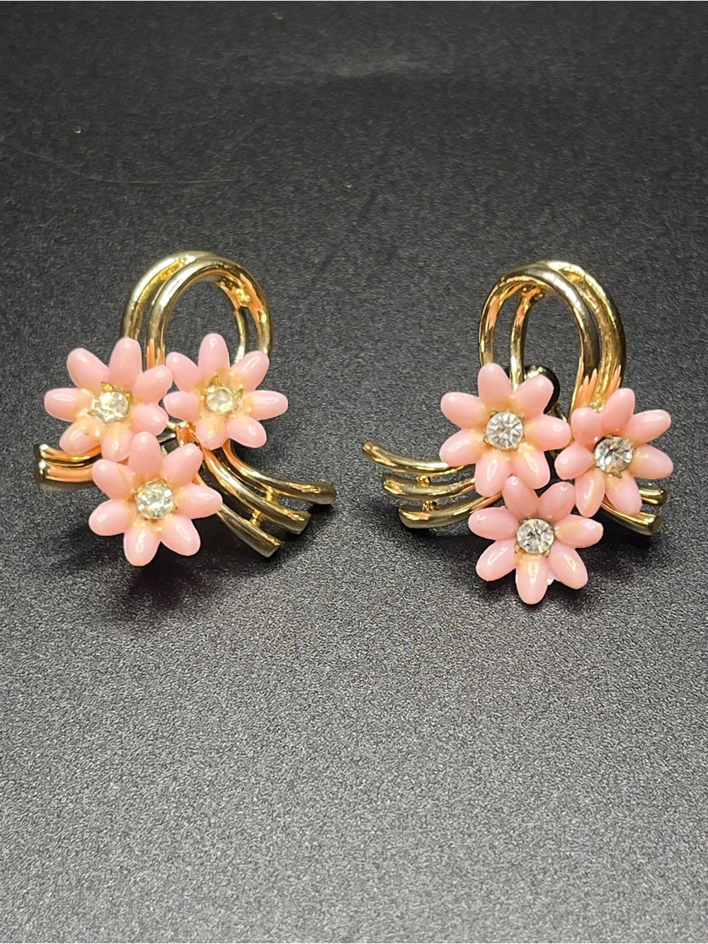 Title: Vintage Coro Pink Lucite Flower Rhinestone Clip Earrings